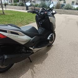 Yamaha X MAX  Bellegarde-Sainte-Marie