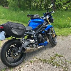Triumph Street  M&eacute;gevette
