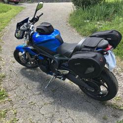 Triumph Street  M&eacute;gevette
