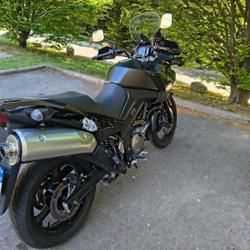 Suzuki VS  Engins