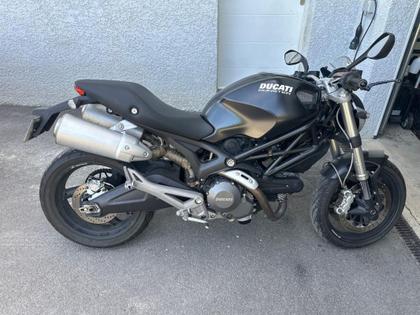 Ducati Monster - 3 500 €
