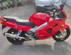 Honda VFR - 2 400 €