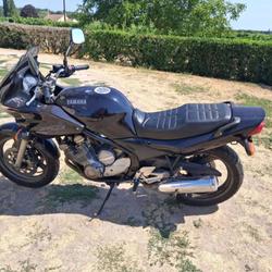 Yamaha XJ6  Tours