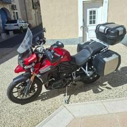 Triumph 1200 Tiger Explorer  Pom&eacute;rols