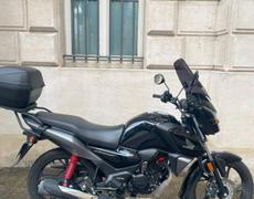 Honda CBF Issy-les-Moulineaux