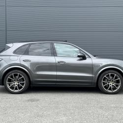 Porsche Cayenne 3.0 V6 E-HYBRID 462 CH TIPTRONIC / SUIVI COMPLET ATTELAGE ELEC BEAUCOUP D'OPTIONS + TVA Pornichet