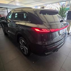 Audi Q5 Q5 TFSI 204 ch Hybride S tronic 7 S line Paris 17e Arrondissement