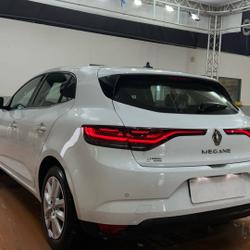 Renault Megane 4 M&eacute;gane IV Berline Blue dCi 115 - 20 Business Fontenay-le-Vicomte