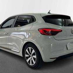 Renault Clio 5 Clio E-Tech full hybrid 145 Evolution Fontenay-le-Vicomte