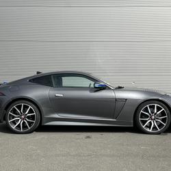 Jaguar F-Type SVR V8 5.0 575 CH BVA / FTYPE FINITION GRAPHIC PACK REVISION POUR LA VENTE occasion - Pornichet - photo 2/32
