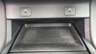 Land Rover Discovery  - Dynamic - photo 2