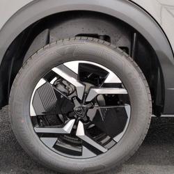 Peugeot 2008 Hybrid 145 e-DCS6 GT Vendeville