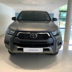 Toyota Hilux 2.8 D-4D 204ch X-Tra Cabine Invincible 4WD BVA RC23 Li&eacute;vin