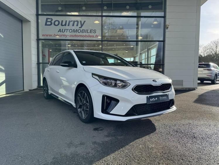 Kia Cee'd  - 18 990 €