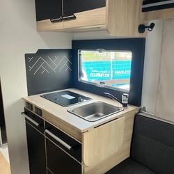 Profile Challenger 380 FORD La M&eacute;zi&egrave;re