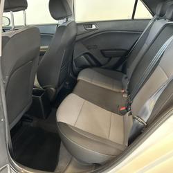 Hyundai i20 i20 1.2 75 Initia Saintes
