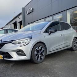 Renault Clio 5 1.5 Blue dCi 100ch Evolution Segr&eacute;-en-Anjou Bleu