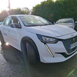 Peugeot 208 e- 136ch Active / Chargeur embarqu&eacute; 11 kW triphas&eacute; occasion - Vernouillet - photo 2/10