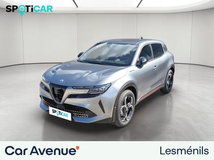 Alfa Romeo Junior - Junior 1.2 Ibrida 145 ch e-DCT6 - 31 850 €