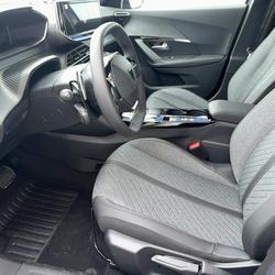 Peugeot 2008 Hybrid 145 e-DCS6 ALLURE Rennes