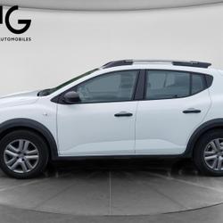 Dacia Sandero TCe 90 - 22 Stepway Essentiel Sedan