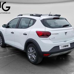 Dacia Sandero TCe 90 - 22 Stepway Essentiel Sedan