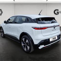 Renault Megane E-Tech Megane E-Tech EV40 130ch standard charge Equilibre Ch&acirc;teaubriant