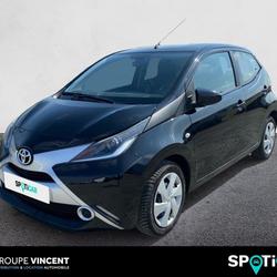 Toyota Aygo 1.0 VVT I 69CH X PLAY Montlu&ccedil;on