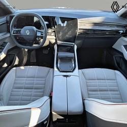 Renault Espace 5 Espace E-Tech full hybrid 200 GSR2 Iconic Saint-Berthevin