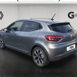 Renault Clio 5 Clio E-Tech full hybrid 145 Evolution Saint-Berthevin