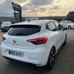 Renault Clio 5 1.0 TCE 90 EVOLUTION Pl&eacute;n&eacute;e-Jugon