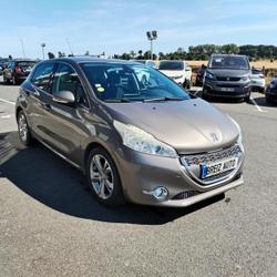 Peugeot 208 1.6 HDI 92 ALLURE Pl&eacute;n&eacute;e-Jugon