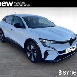 Renault Megane E-Tech E-Tech EV60 220 ch super charge Equilibre occasion - Arles - photo 2/33