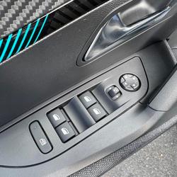 Peugeot e-2008 SUV e-2008 Style Moteur &eacute;lectrique 136ch Naves