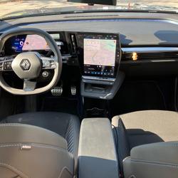 Renault Scenic 4 220 GRANDE-AUTONOMIE ESPRIT ALPINE ATTELAGE / TOIT PANORAMIQUE / CAM&Eacute;RA 360 Redon