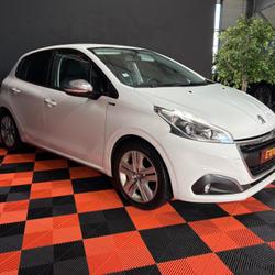 Peugeot 208 1.2 82 CH STYLE / ENTRETIEN CONSTRUCTEUR / COURROIE OK / RADARS ARR Quimper