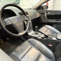 Volvo C70 CC 2.0 D 135 SUMMUM CABRIOLET DECAPOTABLE - BOITE MANUELLE - Si&egrave;ges chauffants &eacute;lectriques &agrave; m&eacute;moire Auray