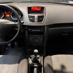 Peugeot 207 1.4 75 URBAN - 1ERE MAIN - CLIM - SUIVI ENTRETIEN La M&eacute;zi&egrave;re