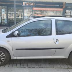 Renault Twingo 2 1.2 75 EXPRESSION Bordeaux