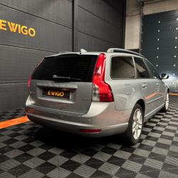 Volvo V50 2.0 D 135Ch FEELING POWERSHIFT BVA - CUIR - JA 17" - RADAR DE RECUL - REGULATEUR / LIMITEUR VITESSE Mons-en-Bar&oelig;ul