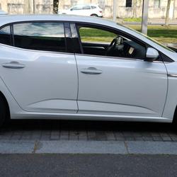 Renault Megane 4 1.5 BLUEDCI 115 INTENS blanc nacr&eacute; Bordeaux