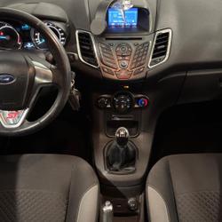 Ford Fiesta 1.5 TDCI 75CH EDITION - CAMERA DE RECUL - TOIT NOIR Pornichet