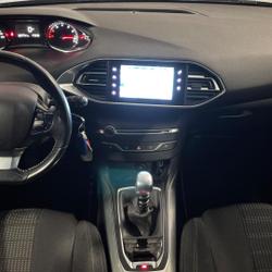 Peugeot 308 SW Phase 2 GENERATION-II SW 1.2 PURETECH 130CH ALLURE - DISTRI OK & ENTRETIEN CONSTRUCTEUR A JOUR - 1ERE MAIN Pornichet