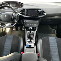Peugeot 308 II Phase 2 GENERATION-II 1.2 PURETECH 130 TECH EDITION DISTRIBUTION A JOUR Redon