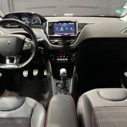 Peugeot 208 I 1.2 110Ch GT LINE - FAIBLE KILOMETRAGE - JANTES ALU 17" - TOIT PANO - CAM DE RECUL - PEDALIER ALU Mons-en-Bar&oelig;ul