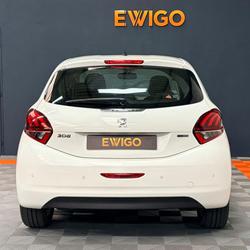 Peugeot 208 GENERATION-I 1.2 PURETECH 82 Ch ALLURE - DISTRIBUTION NEUVE + GARANTIE PEUGEOT + ENTRETIEN PEUGEOT P&eacute;ronnas