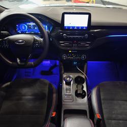 Ford Kuga 2.5 DURATEC 190H 150 HYBRID FHEV 1.1KWH ST-LINE 4X4 BVA Saint-Maximin