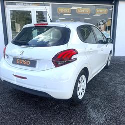 Peugeot 208 1.2 PureTech 68ch Like 5p Kit distribution OK Urrugne