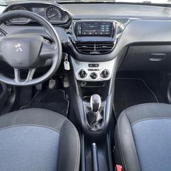 Peugeot 208 1.2 PureTech 68ch Like 5p Kit distribution OK Urrugne