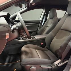Mazda Mazda3 2.5 E-SKYACTIV-G 140 HYBRID MHEV CENTRE-LINE BVA / 1ER MAIN Quimper